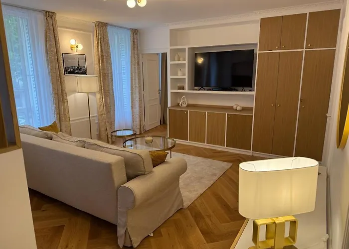 Elegant 17 Paris